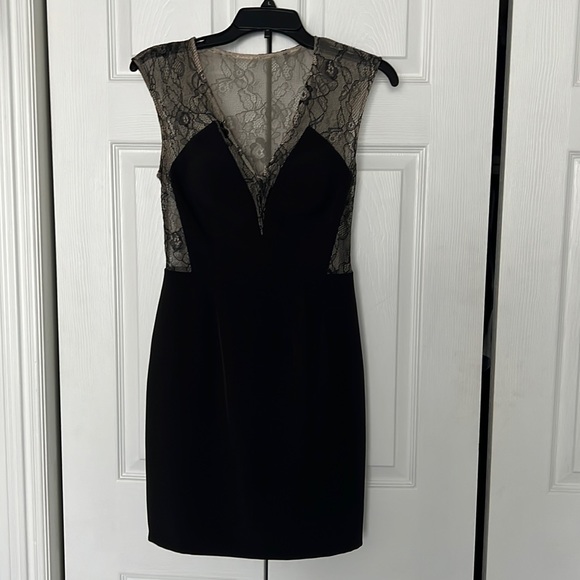 Aidan Mattox Dresses & Skirts - Aidan Mattox Black/sheer Lace Dress, size 2